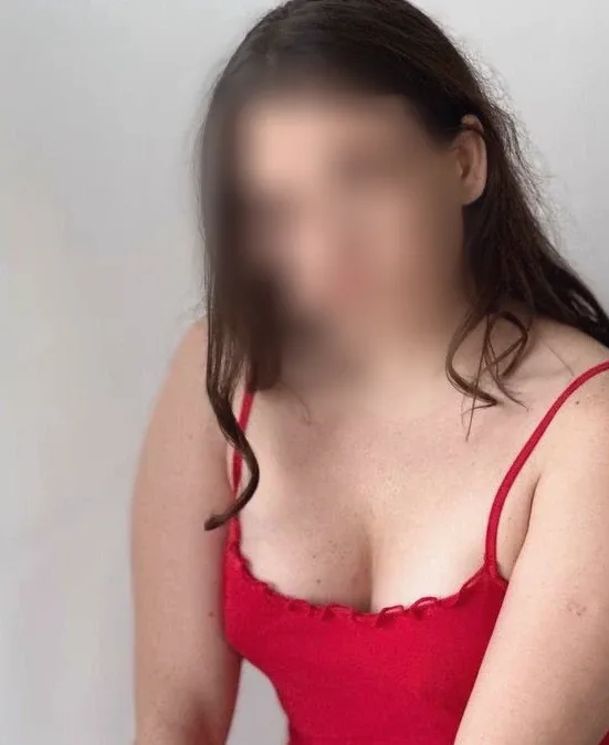 Bethan, 28