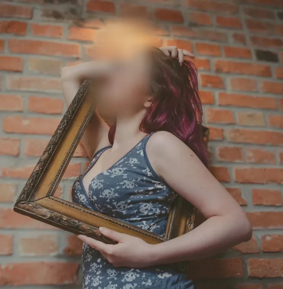 Daisy, 32