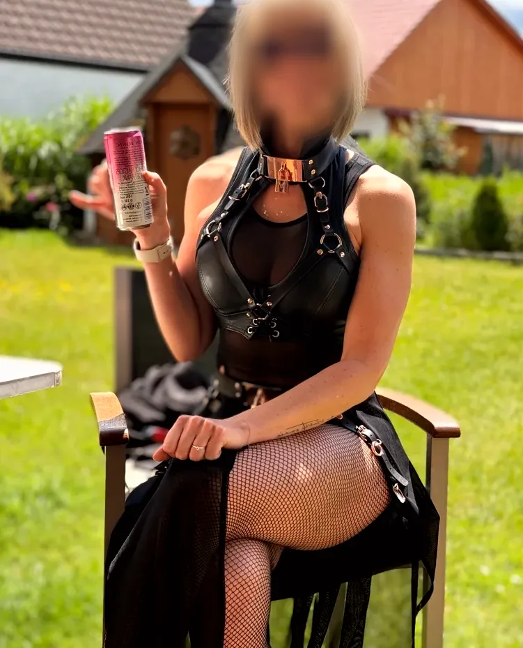 Nadia, 29