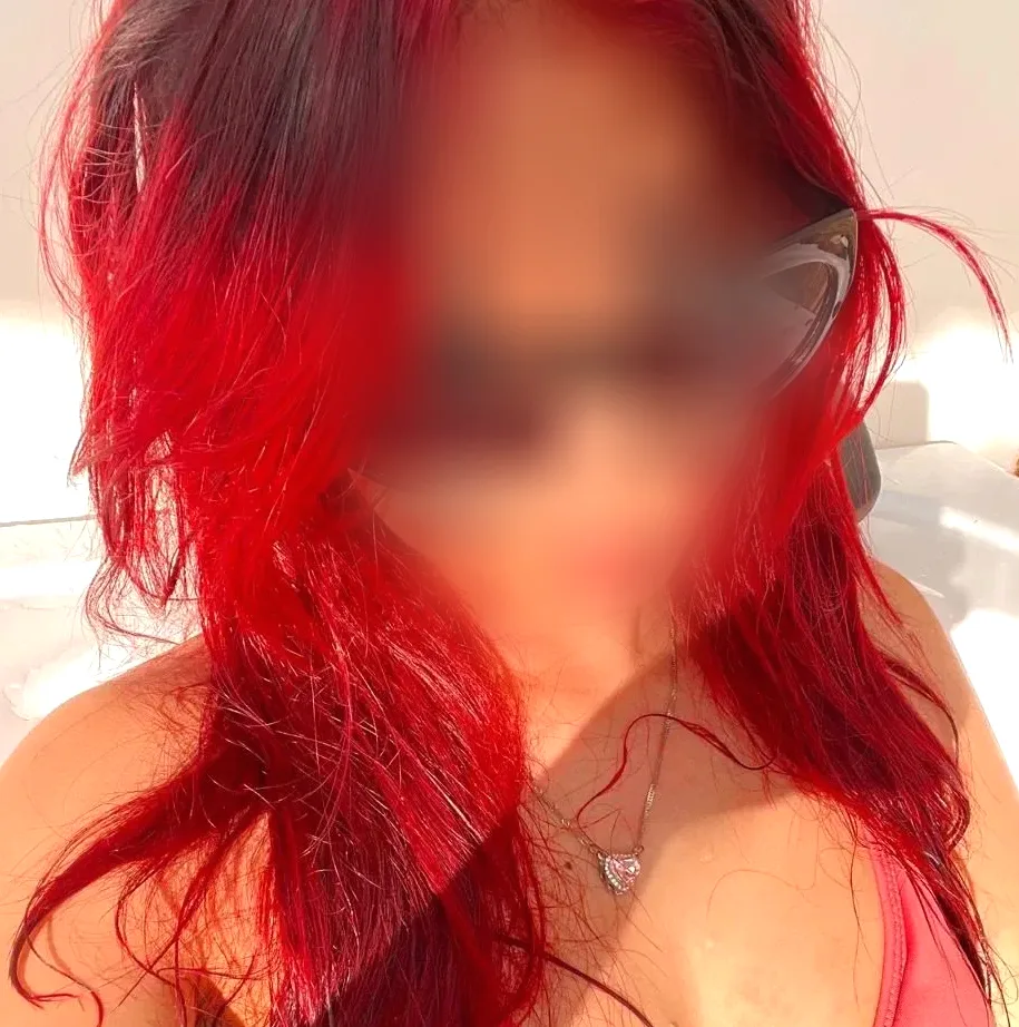 Rhona, 19
