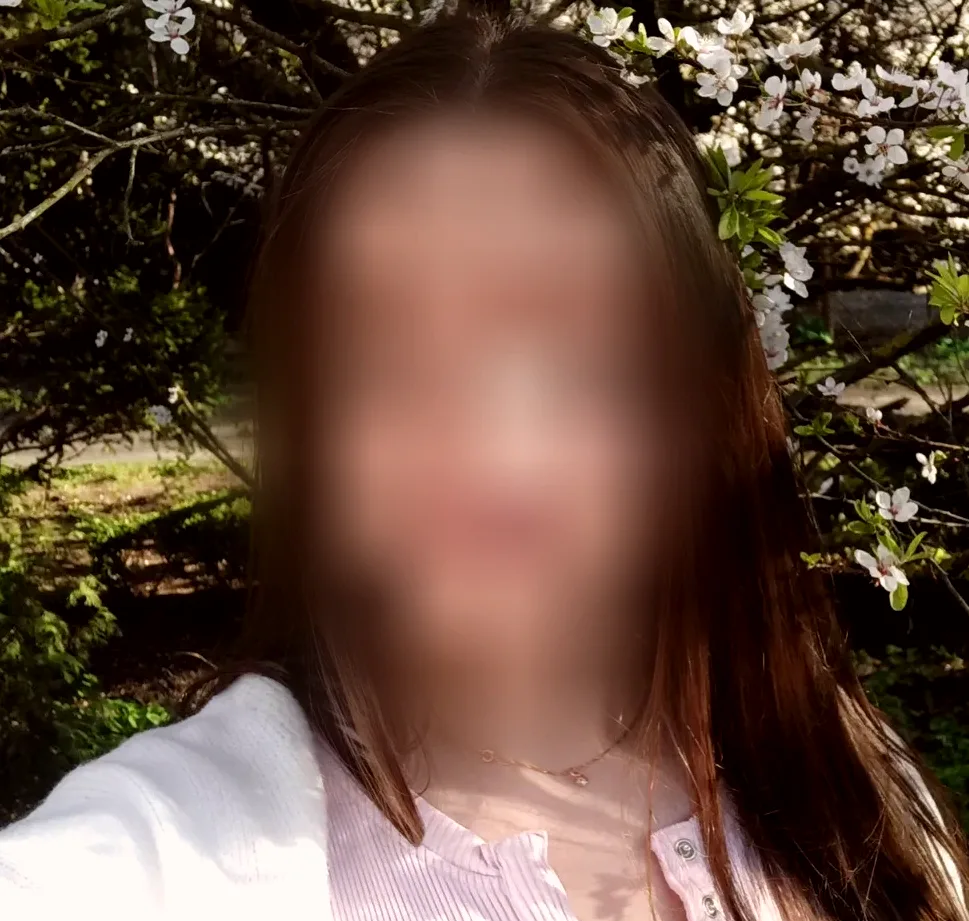 Sadia, 32